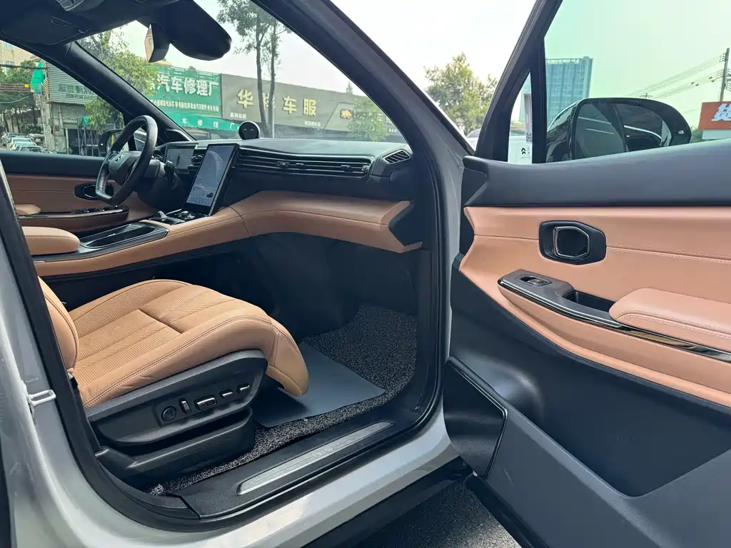 NIO ES8 — миниатюра 17
