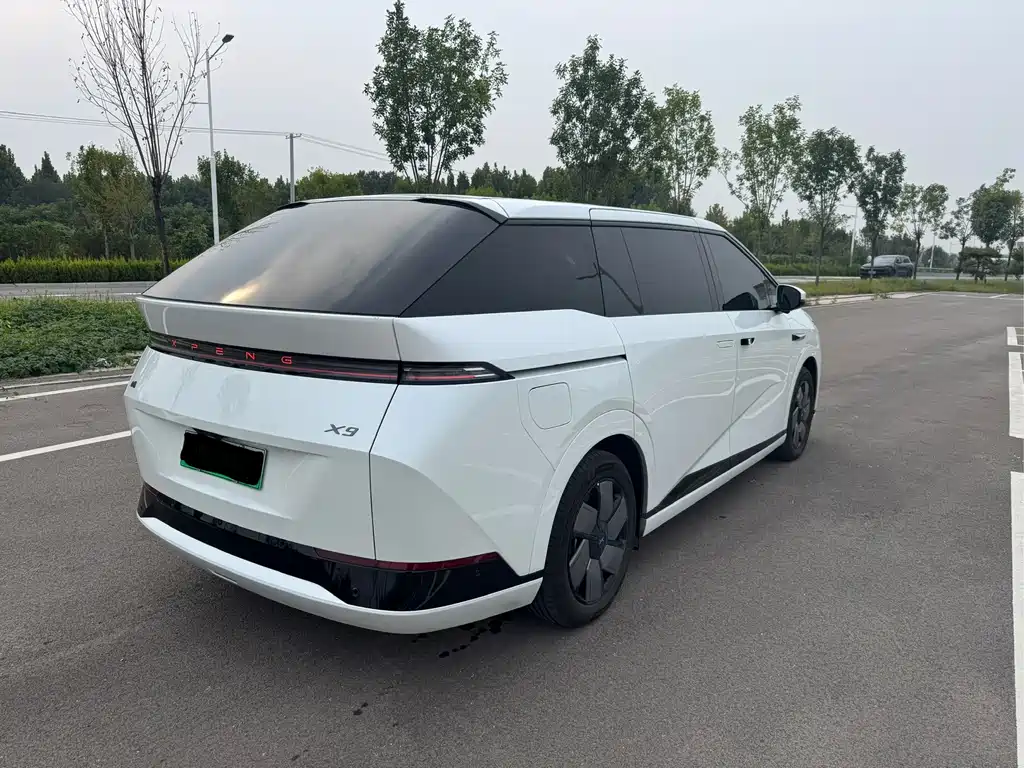 XPeng X9 — миниатюра 4
