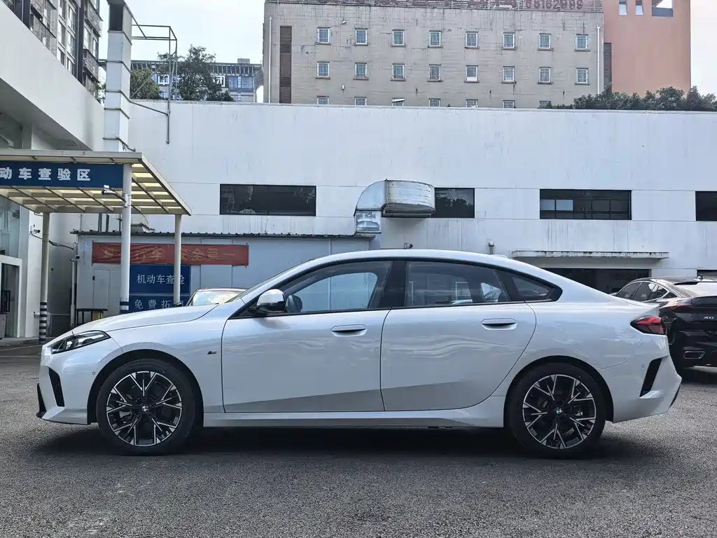 BMW 2 Series 2 2025 225L M Sport