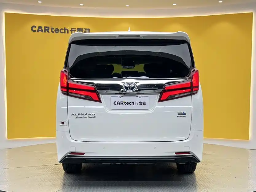 Toyota Alphard — миниатюра 5