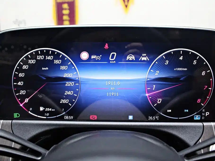Mercedes-Benz E-Class — миниатюра 5