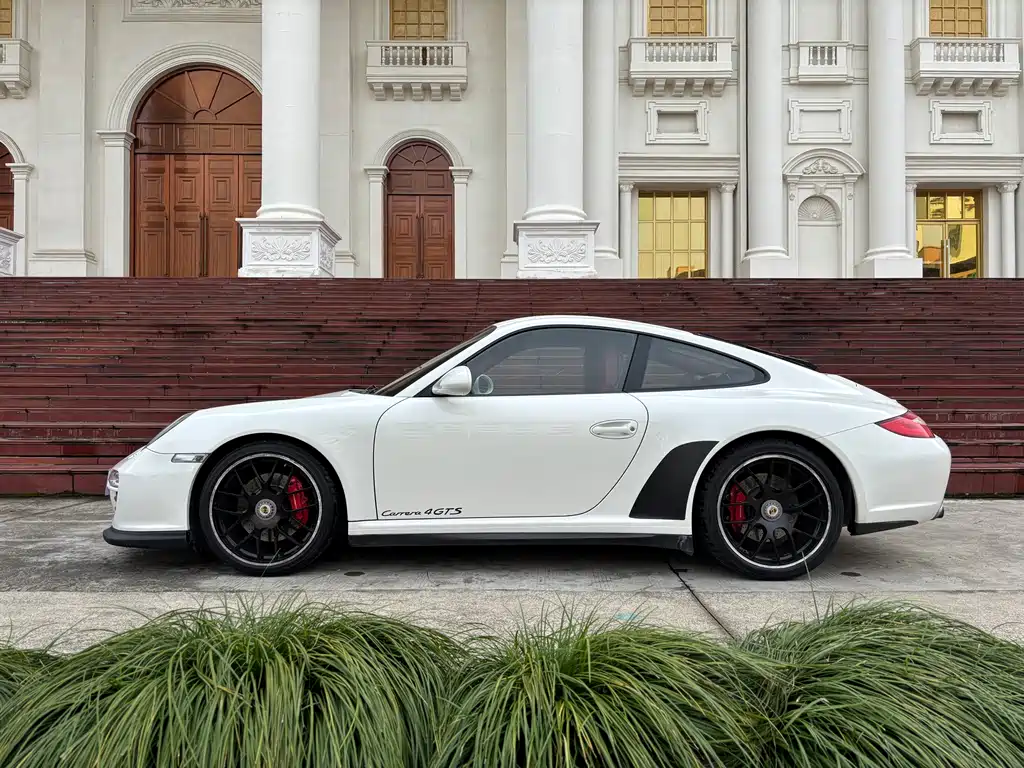 Porsche 911 2011 Carrera 4 GTS Coupe 3.8L