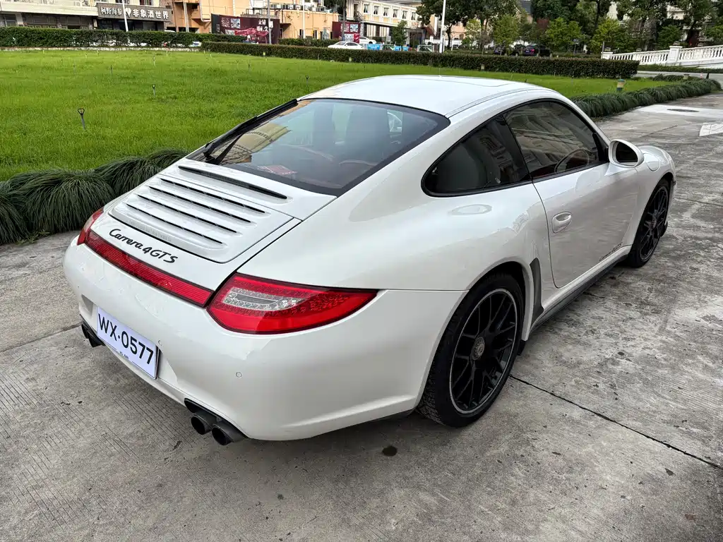 Porsche 911 2011 Carrera 4 GTS Coupe 3.8L