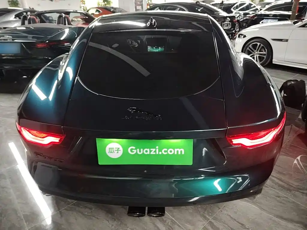 Jaguar F-Type 2021 P300