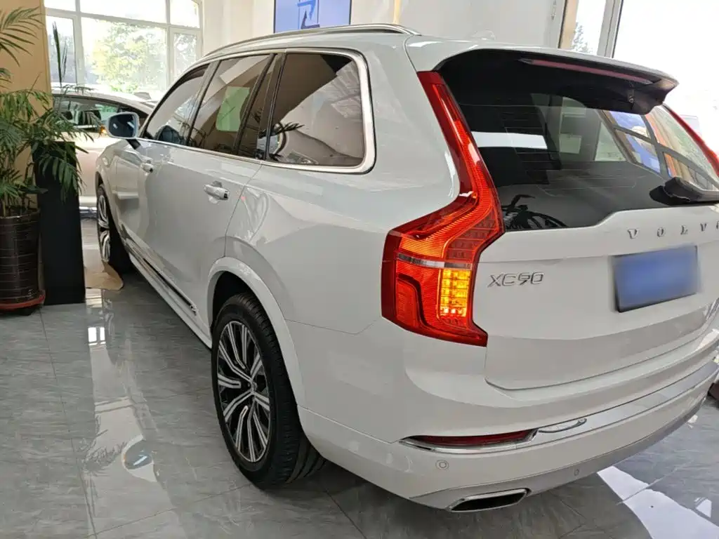 Volvo XC90 — миниатюра 5