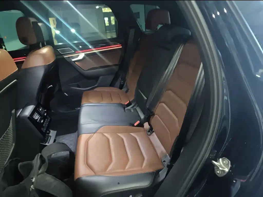 Volkswagen Touareg - фото 3