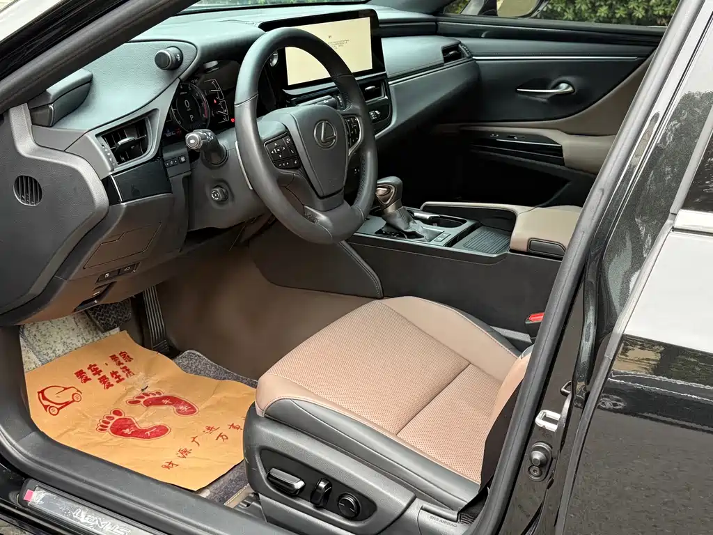 Lexus ES — миниатюра 11