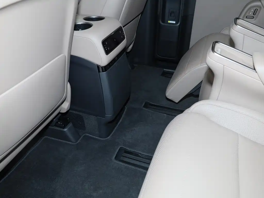 Li Auto Li MEGA — миниатюра 18