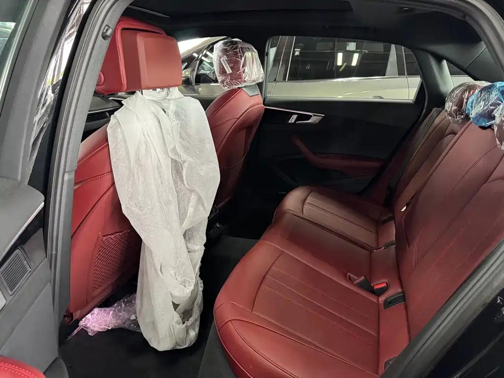Audi A4L 2025 200 Enjoy 40 TFSI Luxury B&O