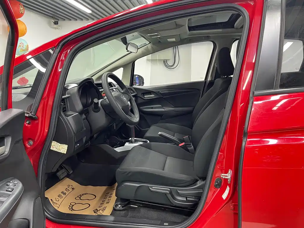 Honda Fit — миниатюра 8