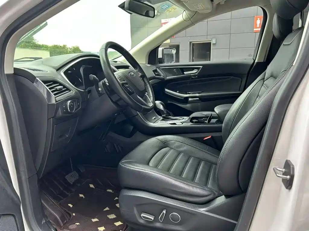 Ford Edge — миниатюра 6