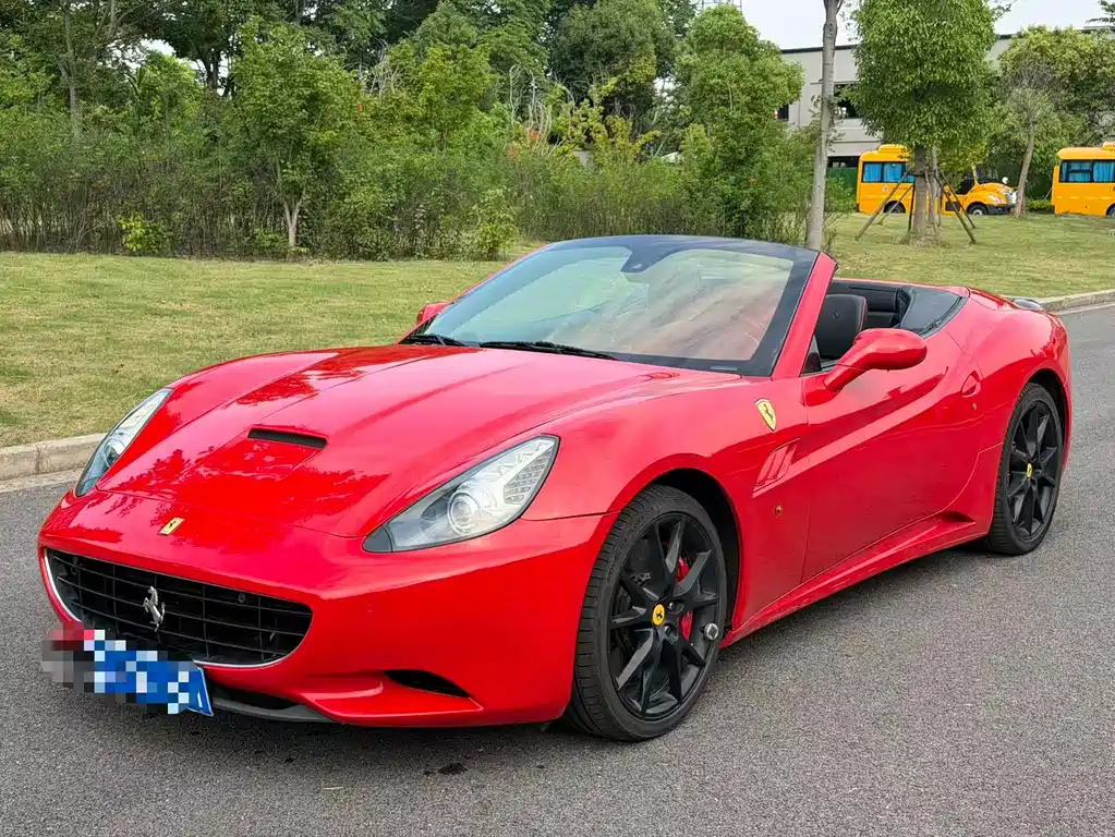 Ferrari California T 2012 4.3L