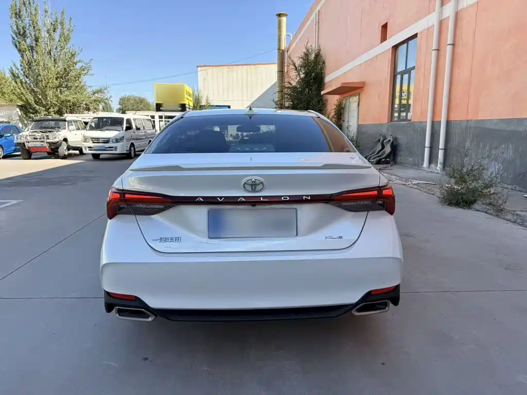 Toyota Avalon — миниатюра 12