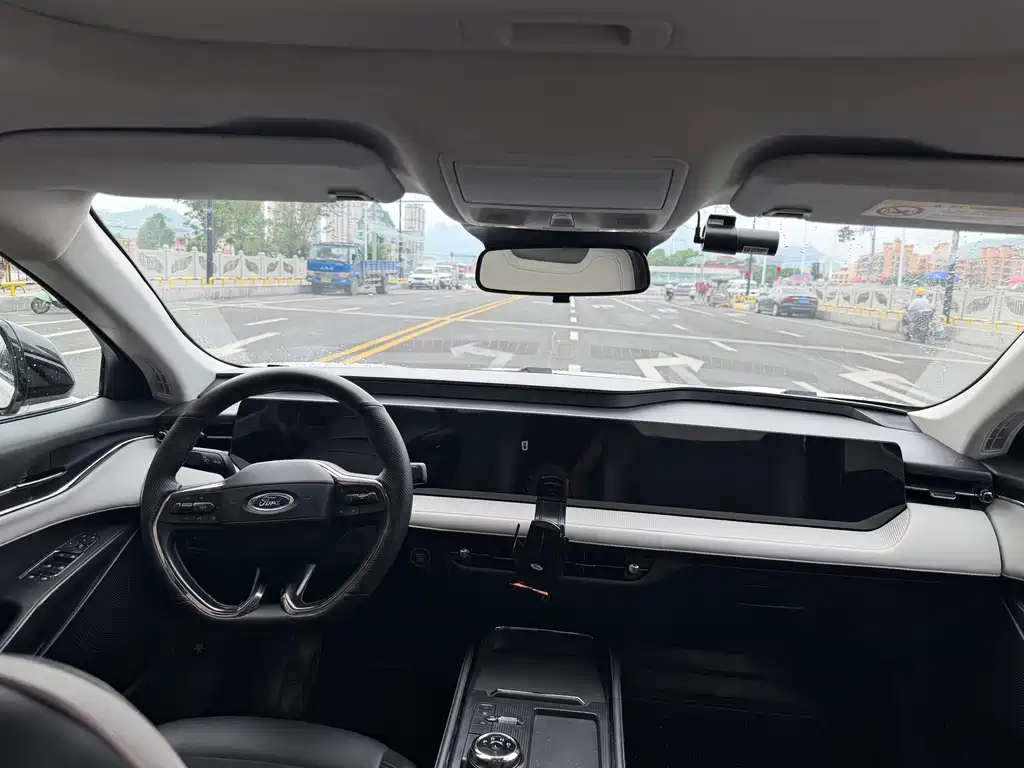 Ford Mondeo — миниатюра 11