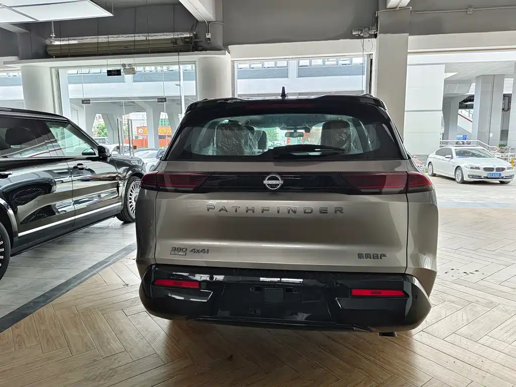 Nissan Teramont — миниатюра 8