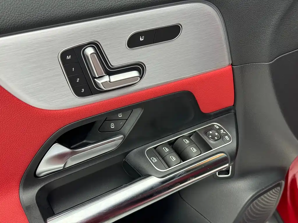 MERCEDES-BENZ GLA AMG