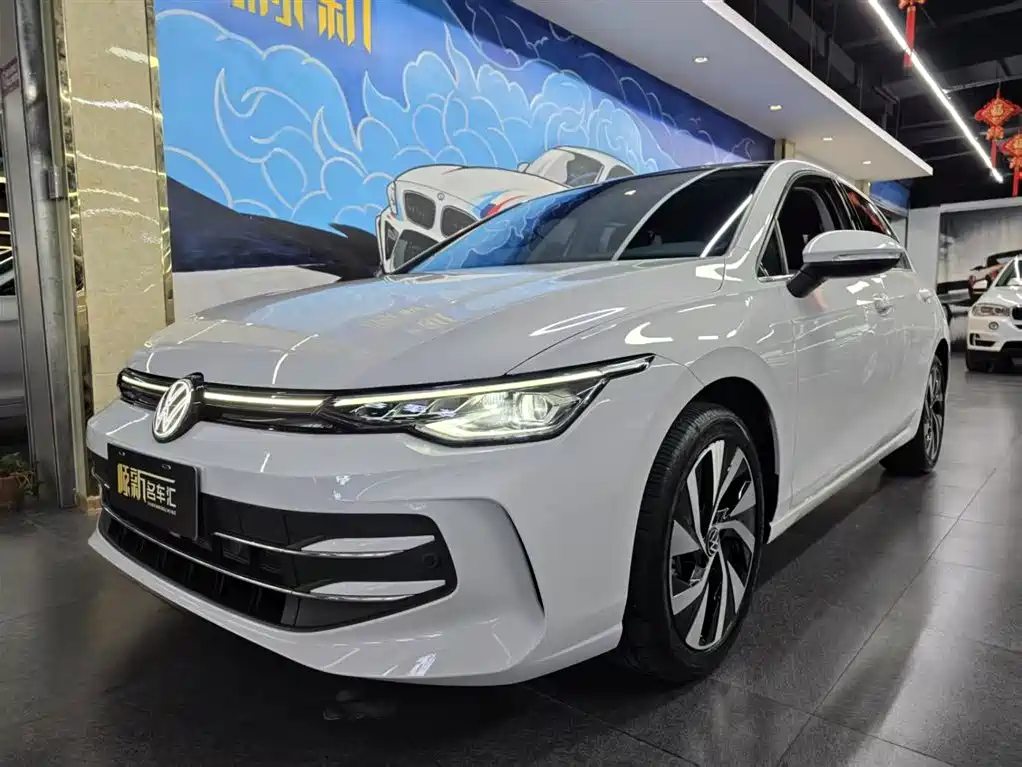Volkswagen Golf 2025
