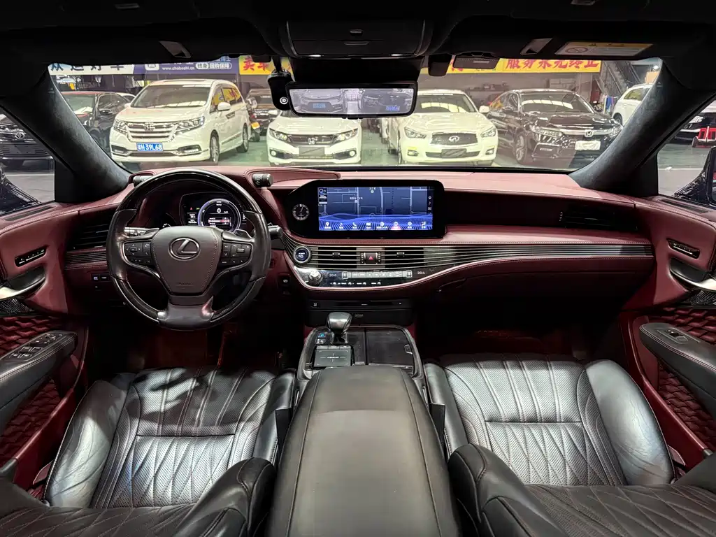 Lexus LS — миниатюра 9
