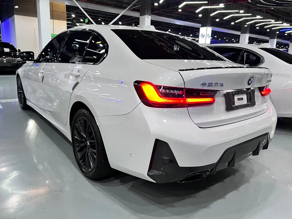 BMW 3 Series — миниатюра 17