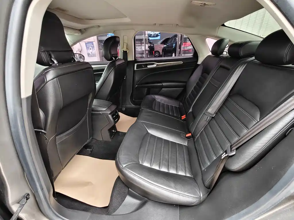Ford Mondeo — миниатюра 8