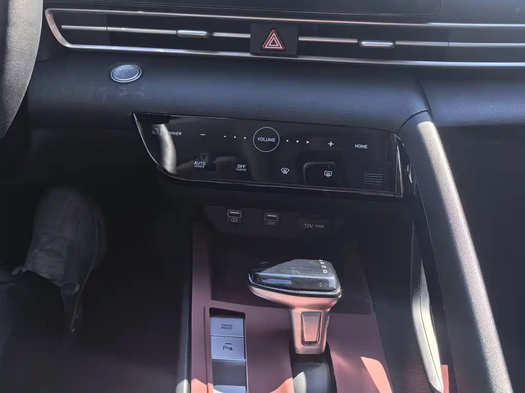 Hyundai Elantra — миниатюра 13