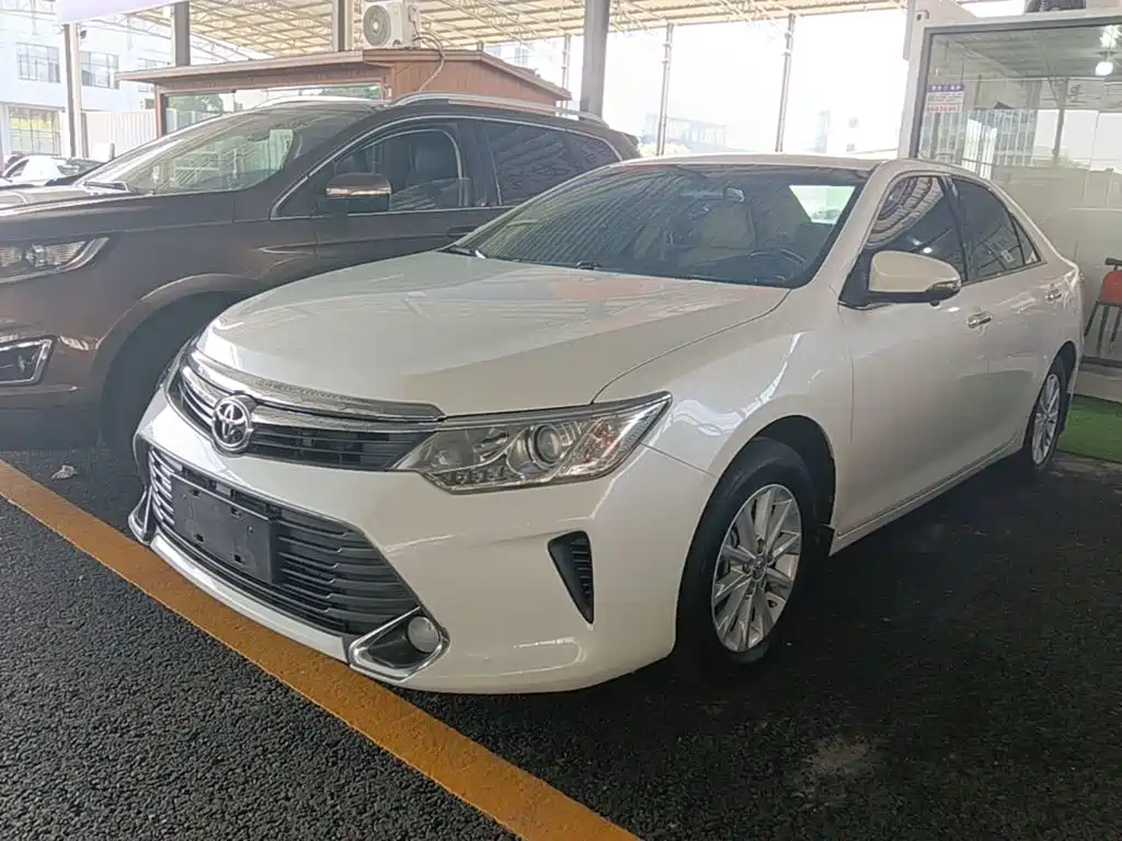 Toyota Camry 2015 2.0G Lead