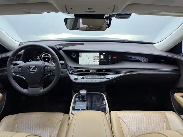 Lexus LS — миниатюра 3