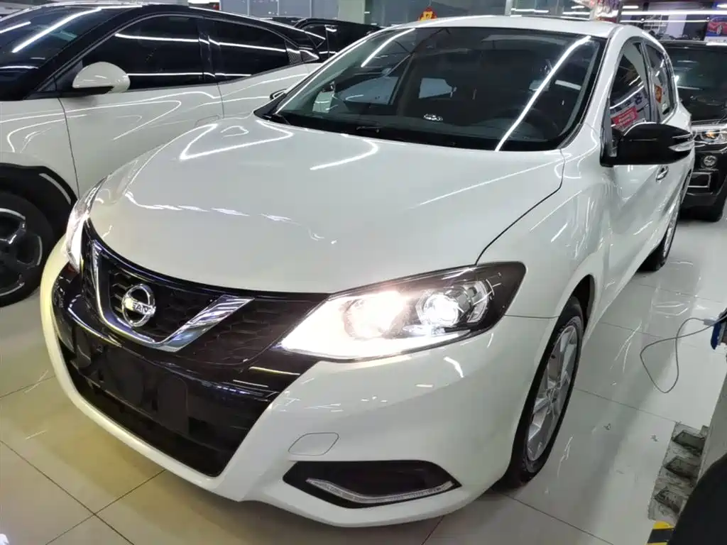 Nissan Tiida 2022