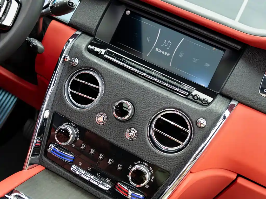 Rolls-Royce Cullinan — миниатюра 26