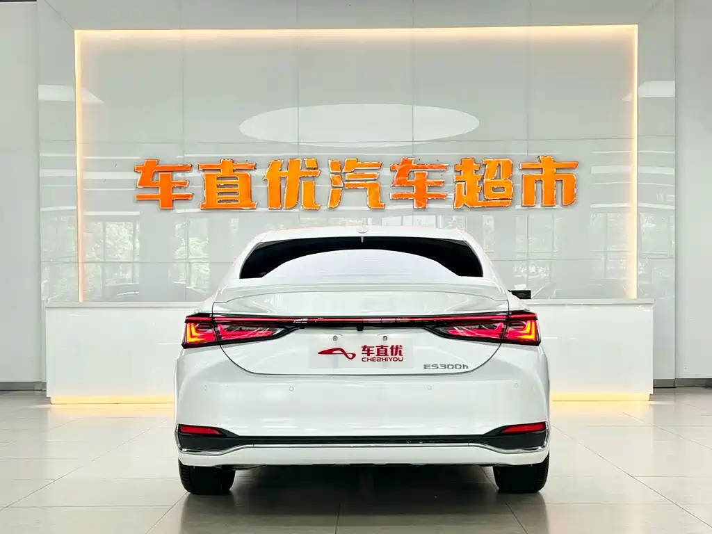 Lexus ES — миниатюра 6