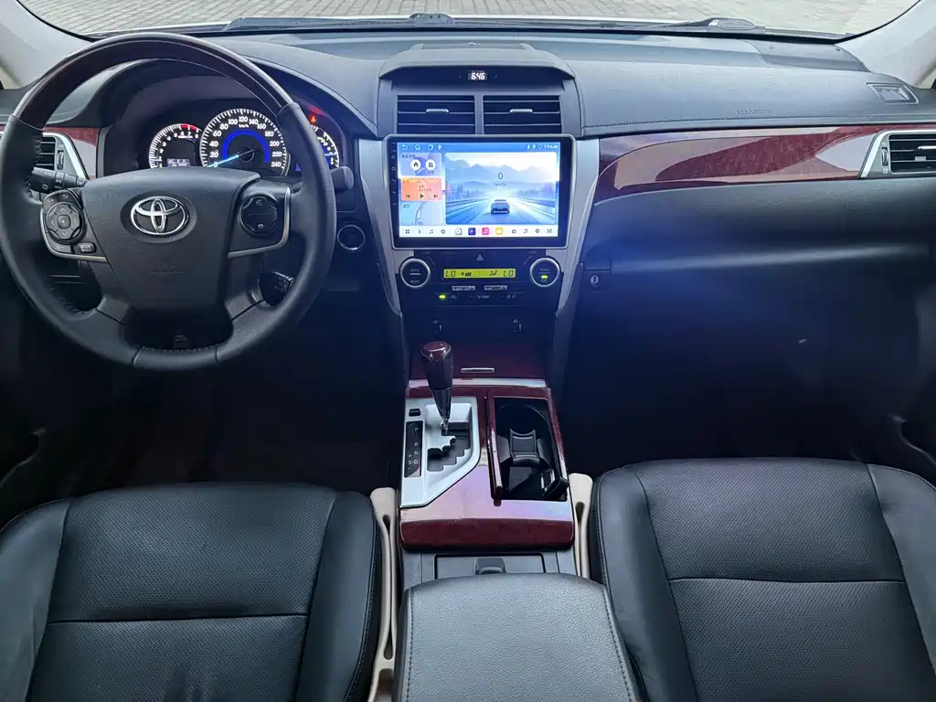 Toyota Camry — миниатюра 17