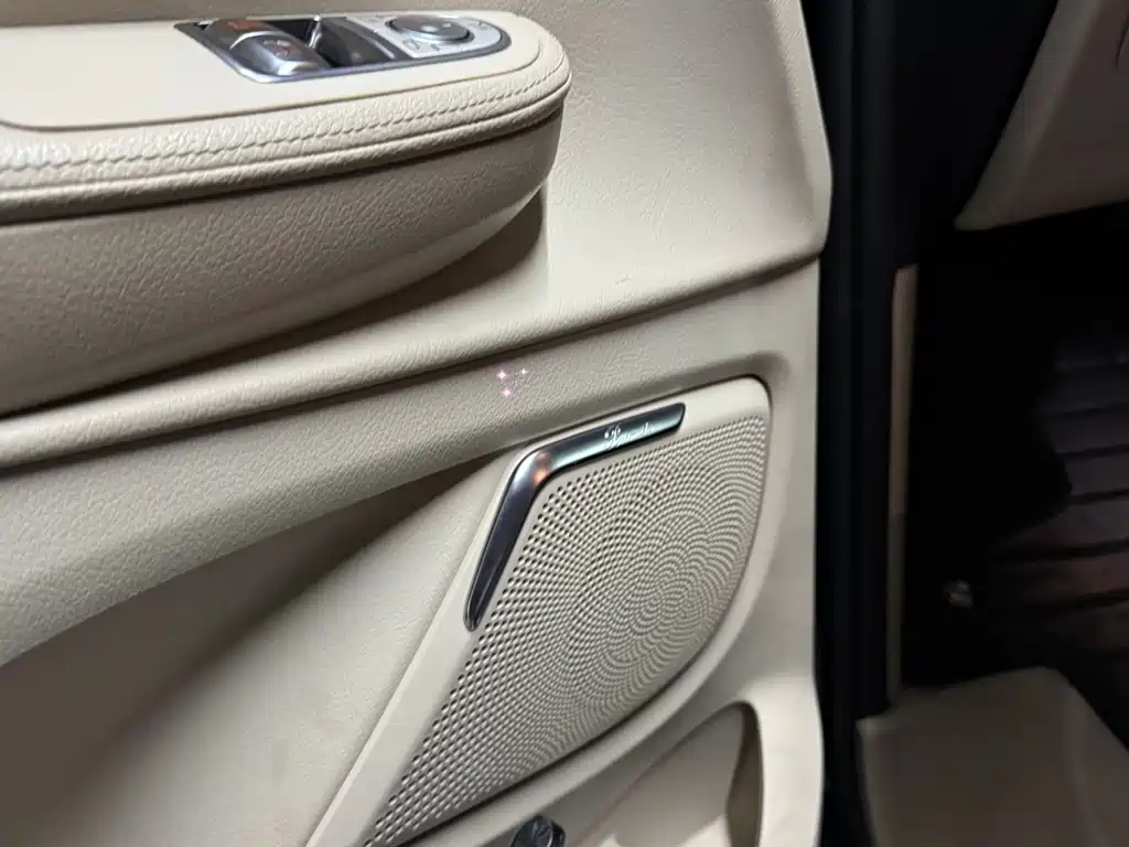 MERCEDES-BENZ V CLASS