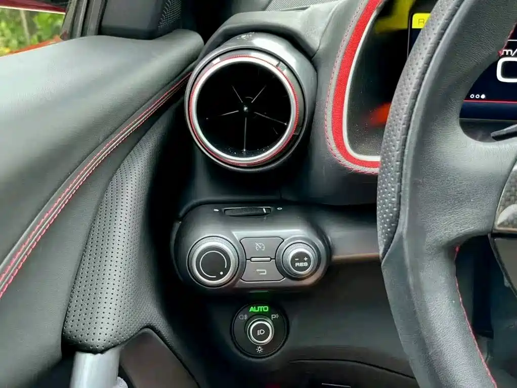 Ferrari 812 — миниатюра 7