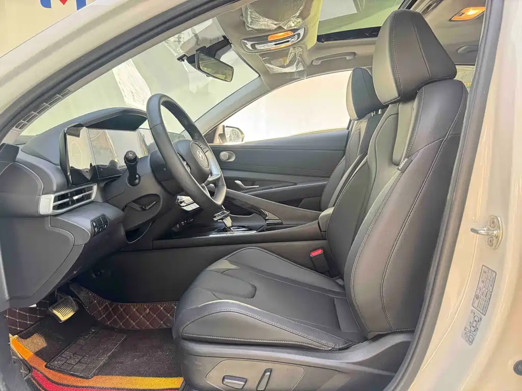 Hyundai Elantra — миниатюра 7