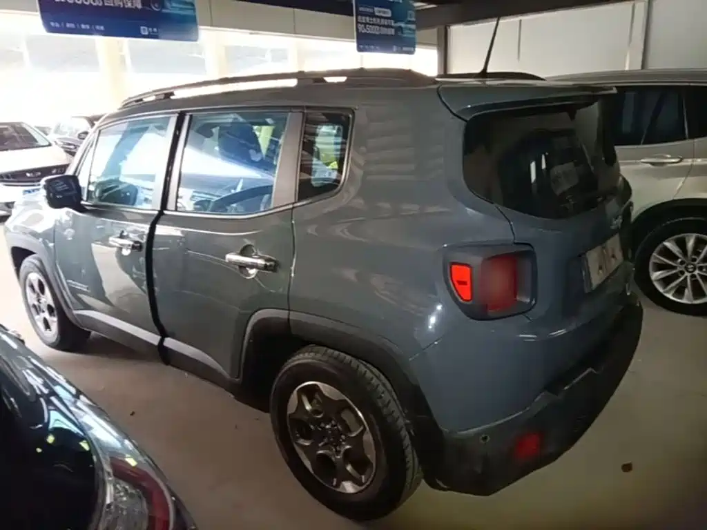 Jeep Renegade — миниатюра 5