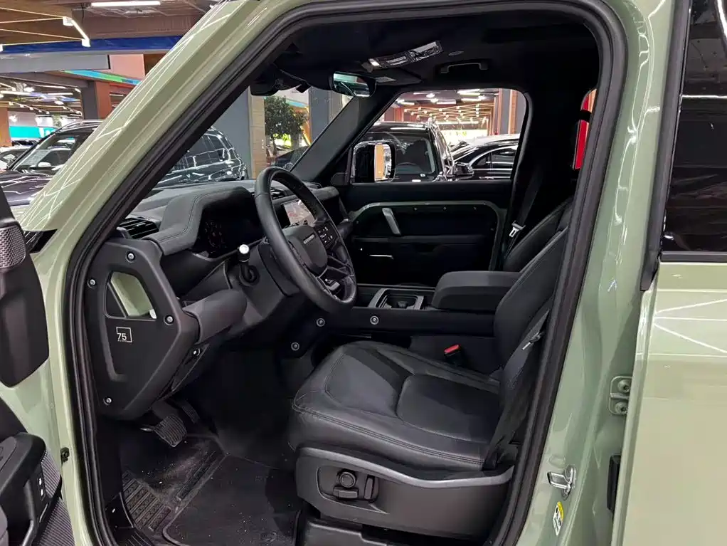 Land Rover Defender — миниатюра 15