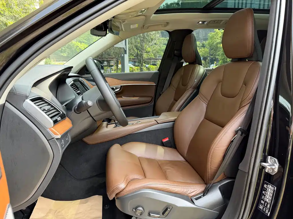 Volvo XC90 — миниатюра 5