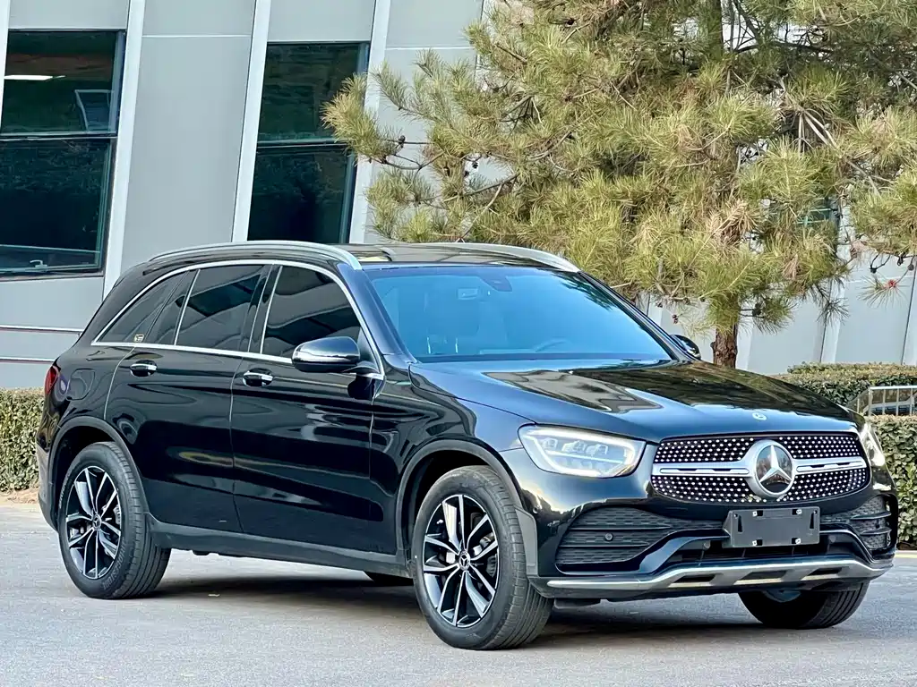 MERCEDES-BENZ GLC