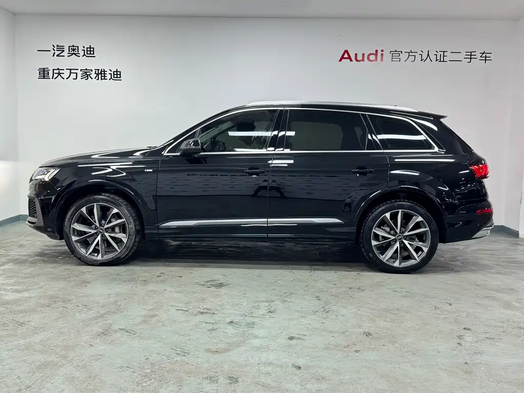 Audi Q7 2023 55 TFSI quattro S line Sport