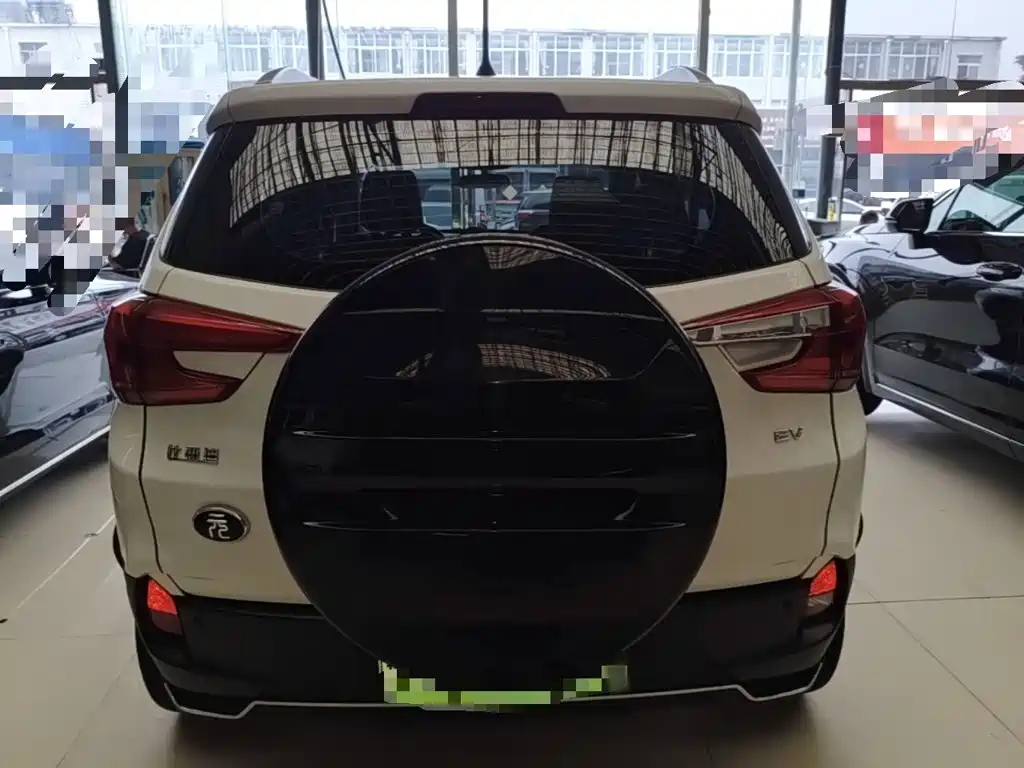 BYD Yuan EV — миниатюра 6