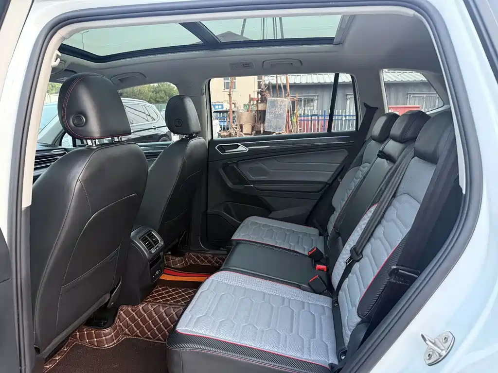 Volkswagen Tiguan L — миниатюра 6