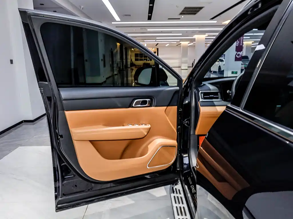 Li Auto ONE 2021 6 мест