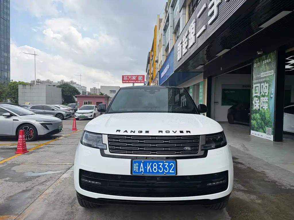 Land Rover Range Rover 2023 3.0 L6 400PS Long Wheelbase