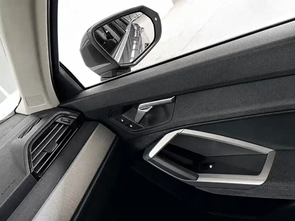 Audi Q3 — миниатюра 14