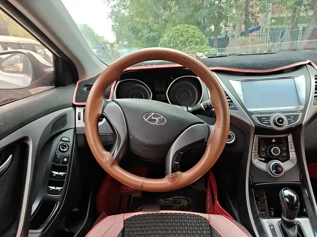 Hyundai Elantra Langdong — миниатюра 6