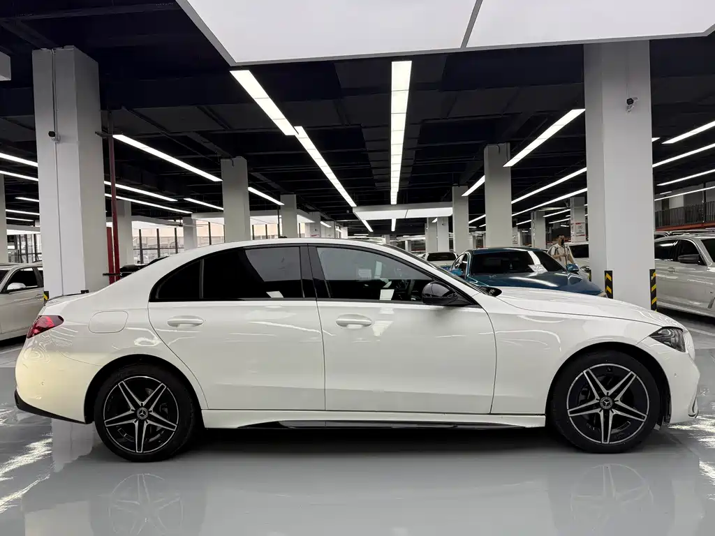 Mercedes-Benz C-Class — миниатюра 4