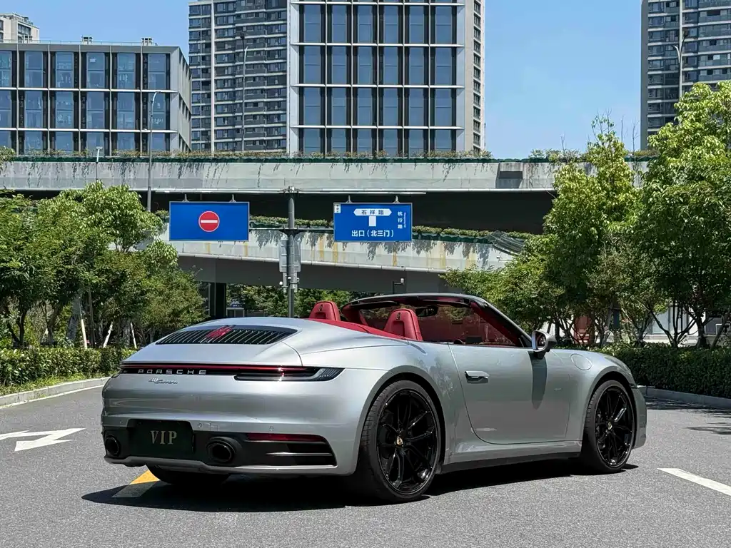 Porsche 911 2023 Carrera Cabriolet 3.0T