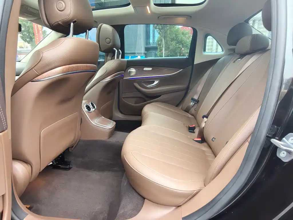 Mercedes-Benz E-Class — миниатюра 19