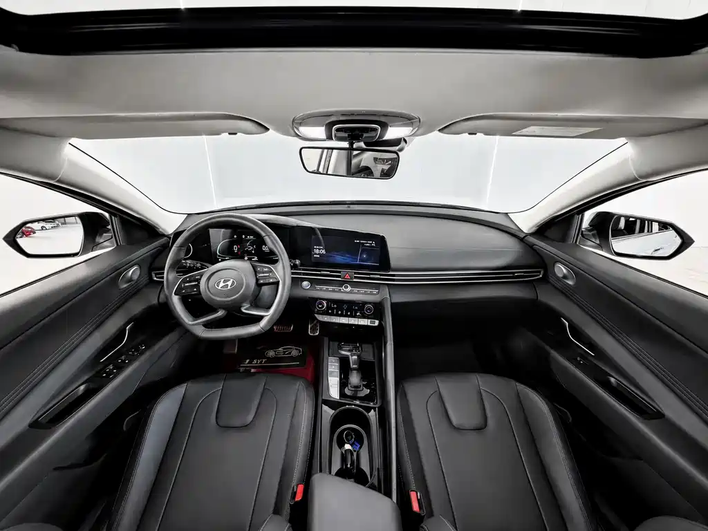Hyundai Elantra — миниатюра 21