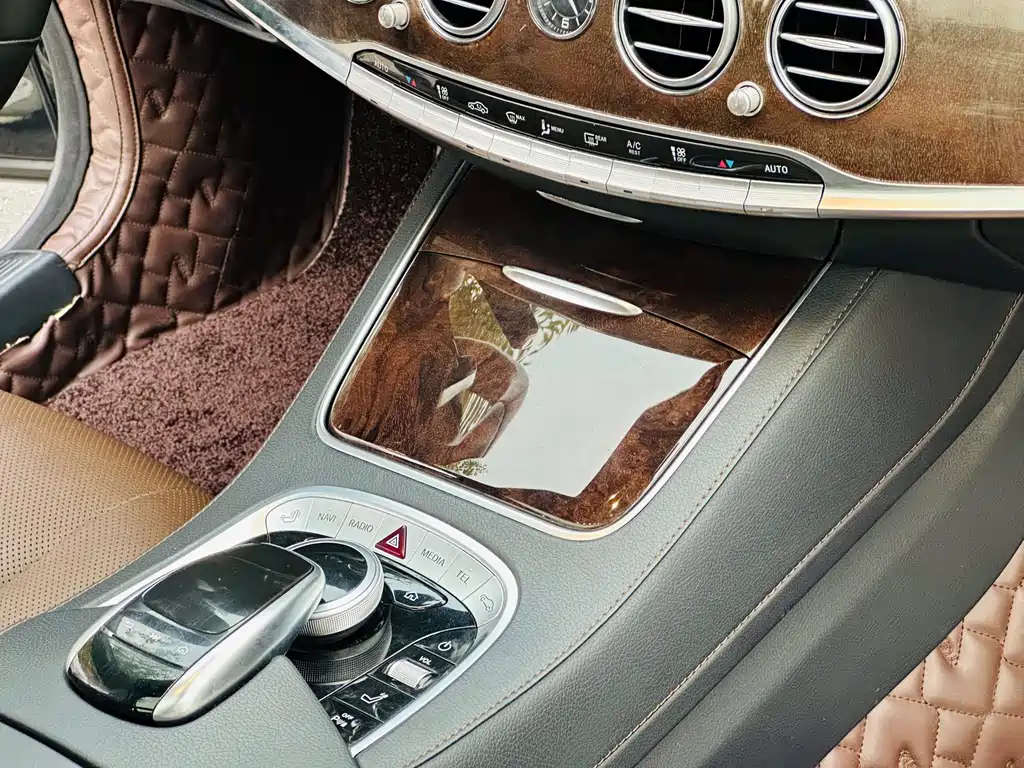 Mercedes-Benz S-Class — миниатюра 13
